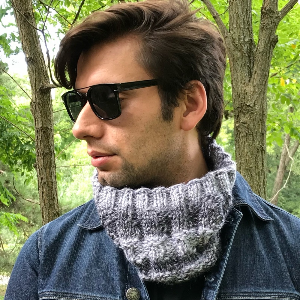 Hand Knit Neck Warmer Cowl for Men & Women (K04-1H) New Without Tags